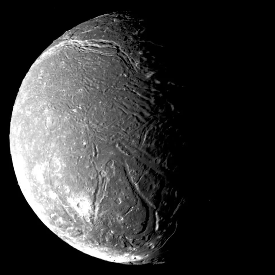 William Lassell - This mosaic of the four highest-resolution images of Ariel represents the most detailed Voyager 2 picture of this satellite of Uranus. The images were taken through the clear filter 