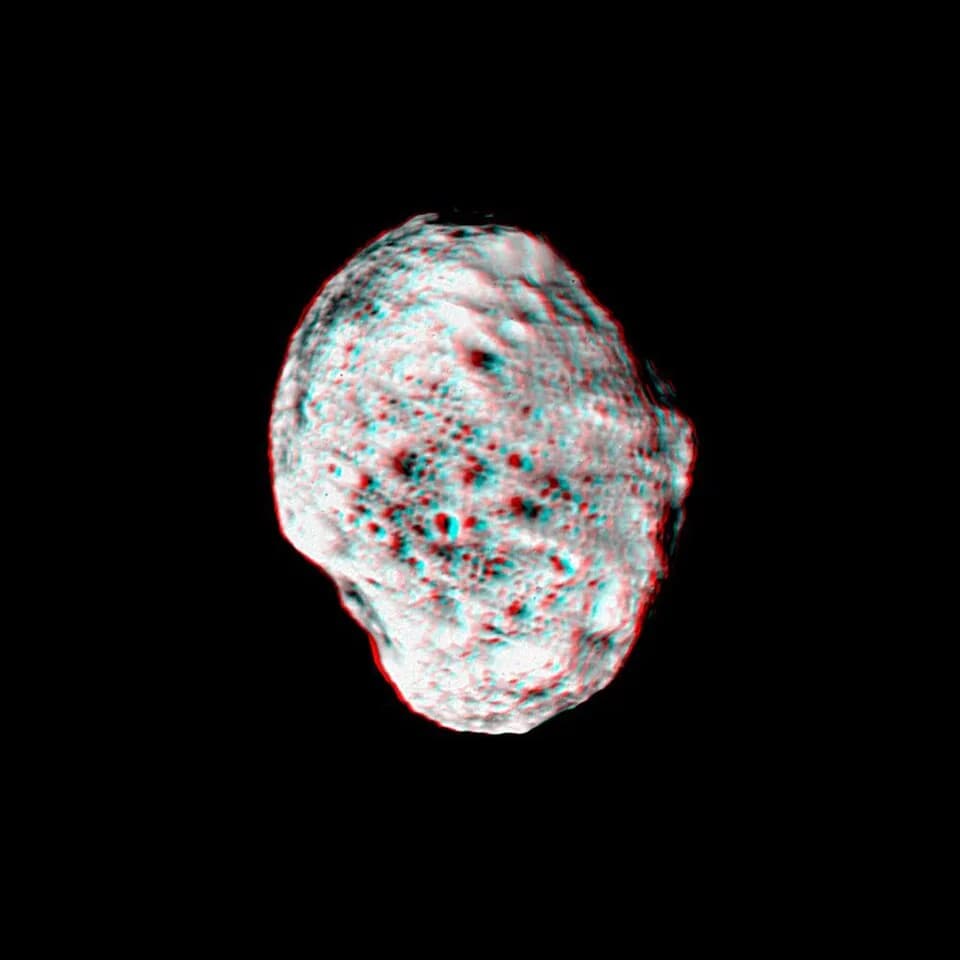 William Lassell - Hyperion 3D PIA06244.jpg