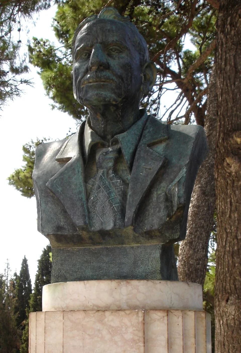 Arthur Evans - Archeologist Sir Arthur Evans, bust located at Knossos palace, Crete.