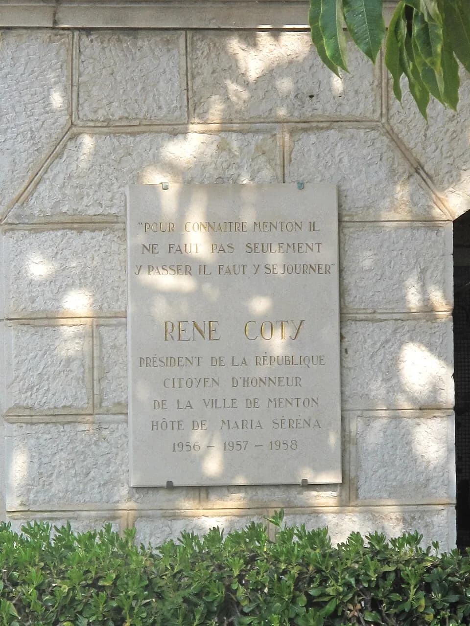 René Coty - Plaque René Coty on the villa Maria Serena : Menton (Alpes-Maritimes, France).