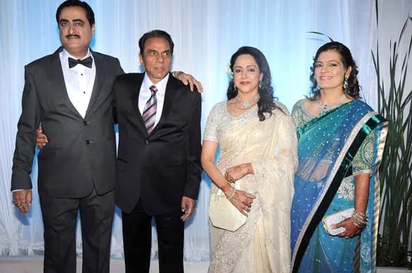 Dharmendra - Dharmendra, Hema Malini at Esha Deol's wedding reception