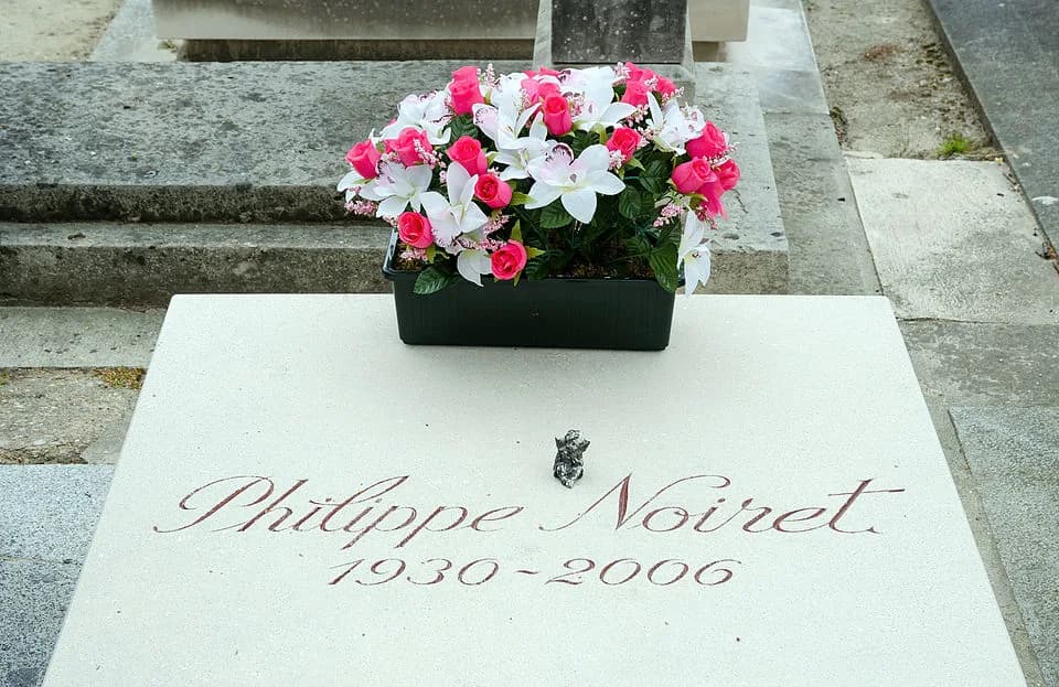 Philippe Noiret - Grave of the french actor Philippe Noiret in Montparnasse cemetery - Paris, France