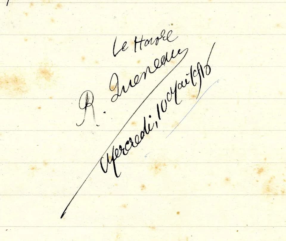 Raymond Queneau - Signature de Raymond Queneau sur un cahier d'écolier