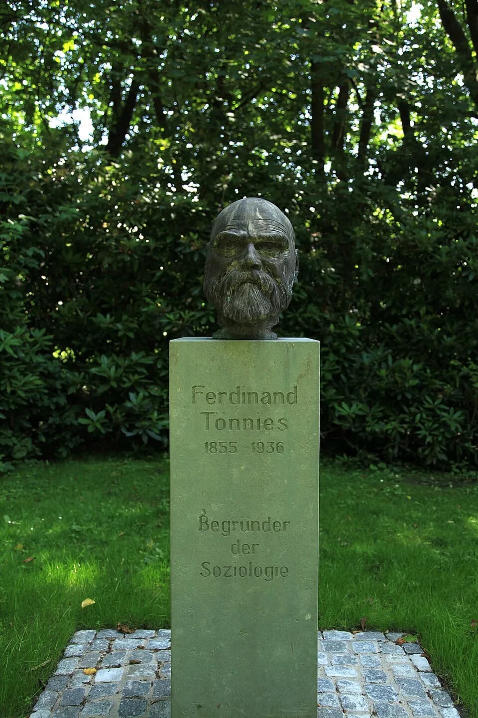 Ferdinand Tönnies - Ferdinand-Tönnies-Denkmal im Schlosspark in Husum