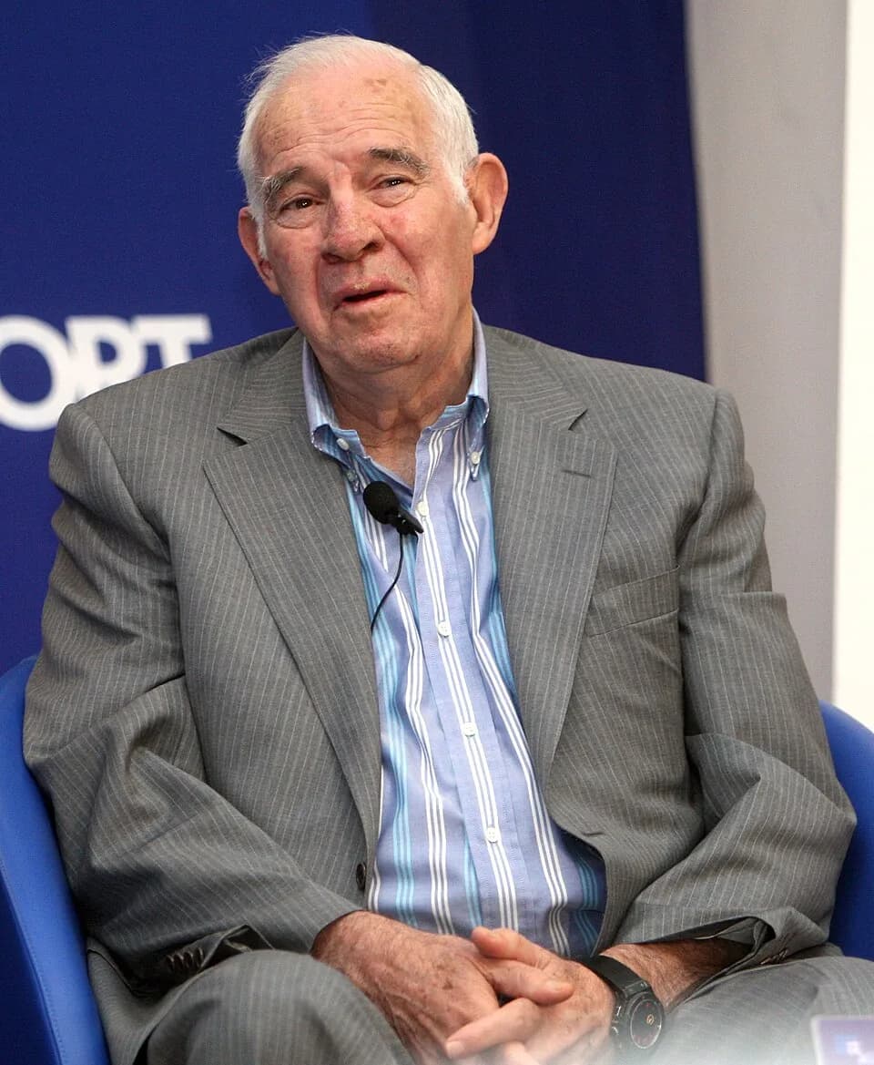 Luis Aragonés - Former coach Luis Aragonés attends a session at the Aspire4Sport Congress and Exhibition at the ASPIRE Academy.