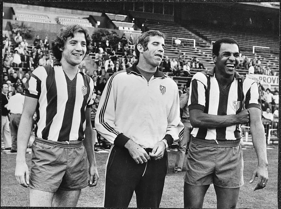 Luis Aragonés - Collectie / Archief : Fotocollectie Anefo
Reportage / Serie : Voetbalwedstrijd Europacup 2 halve finale, Atletico Madrid - Hamburger SV: 3-1
Beschrijving : Trainer Luis Aragonés van At