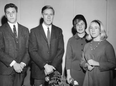 Konrad Emil Bloch - Konrad Bloch with family at the US embassy in Stockholm