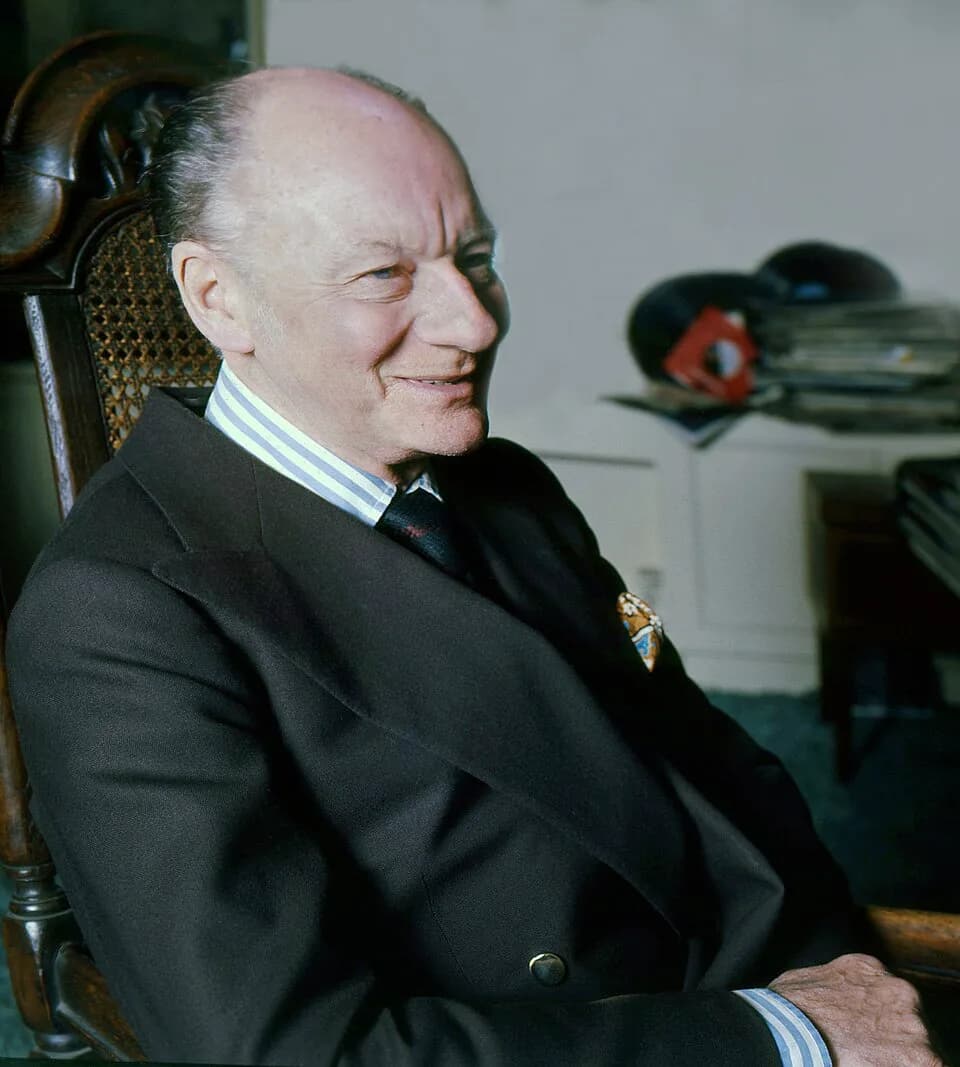 John Gielgud - Sir John Gielgud taken in photographer's home, London