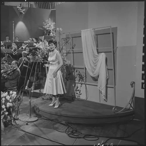 Lys Assia - Lys Assia at the 1958 Eurovision Song Contest in Hilversum