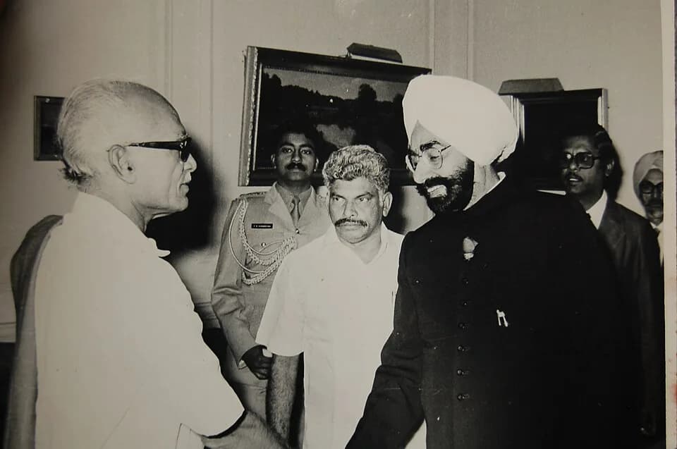 Zail Singh - S. Alagarsamy with the President of India Giani Zail Singh