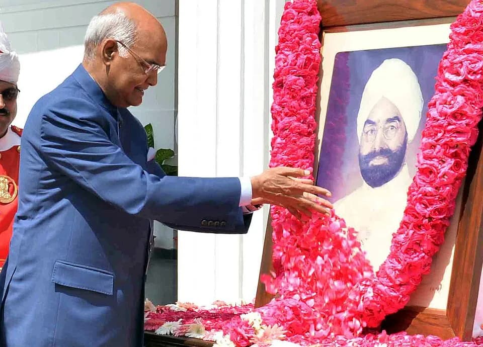 Zail Singh - The President, Shri Ram Nath Kovind paying floral tributes at the portrait of the former President of India, late Shri Giani Zail Singh on his birth anniversary, at Raj Bhavan, Chennai on