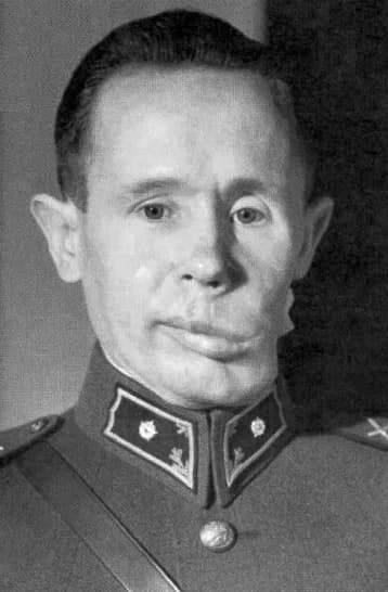 Simo Häyhä - Second lieutenant Simo Häyhä. Field Marshall C.G.E. Mannerheim promoted Corporal Häyhä to Second lieutenant on 28 August 1940.
