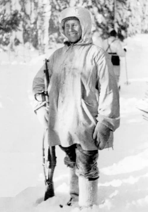 Simo Häyhä - Simo Häyhä after being awarded with the honorary rifle model 28.
