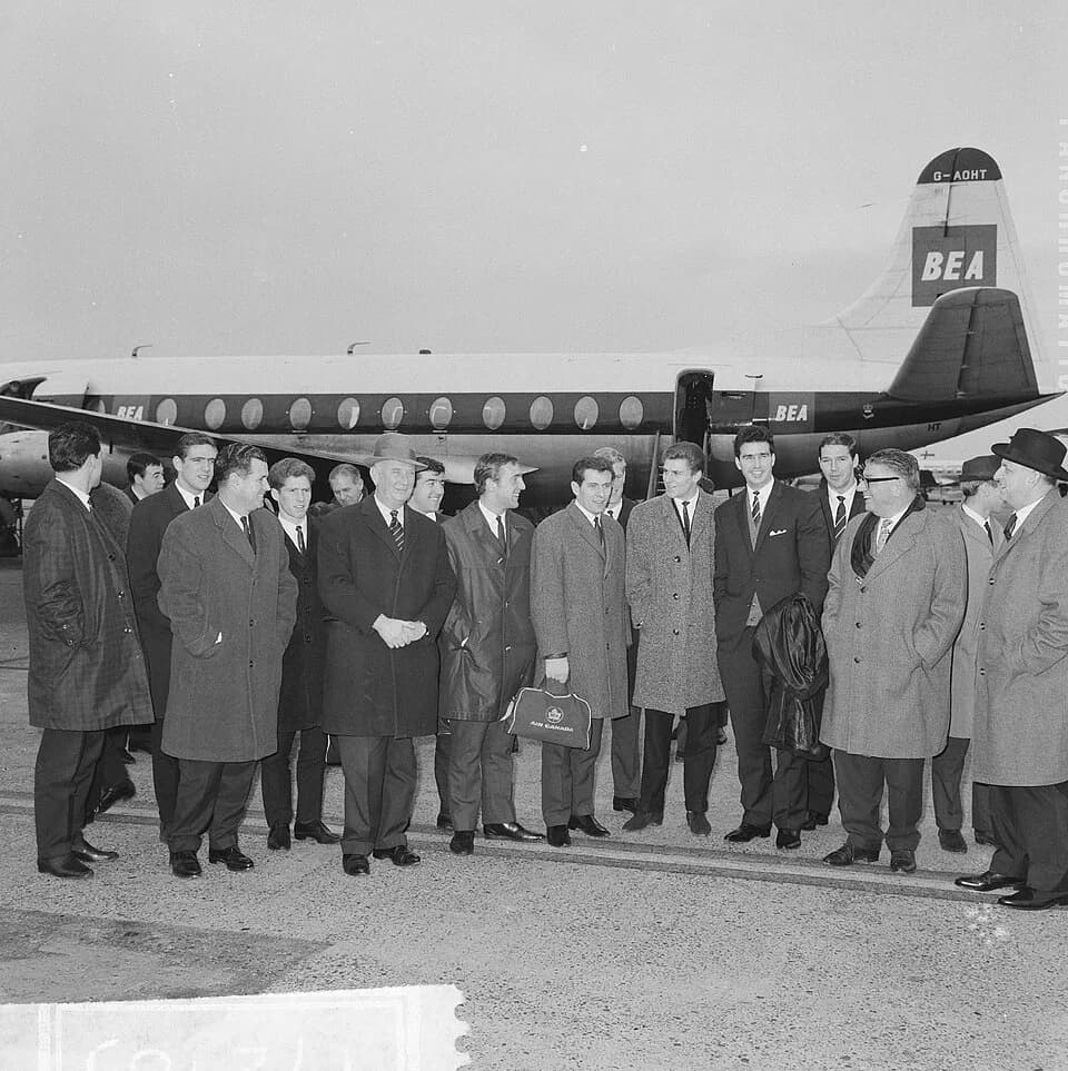 Gordon Banks - Collectie / Archief : Fotocollectie Anefo
Reportage / Serie : [ onbekend ]
Beschrijving : Aankomst Engelse voetbalelftal op Schiphol
Datum : 8 december 1964
Locatie : Noord-Holland, Sch