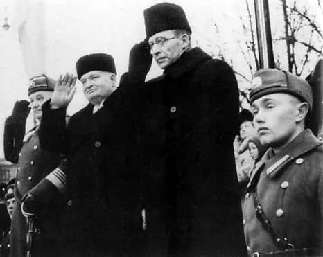Konstantin Päts - The last time general Johan Laidoner greets the army marching by, February 24, 1940. In the picture Laidoner, president Konstantin Päts and prime minister Jüri Uluots. Tallinn.