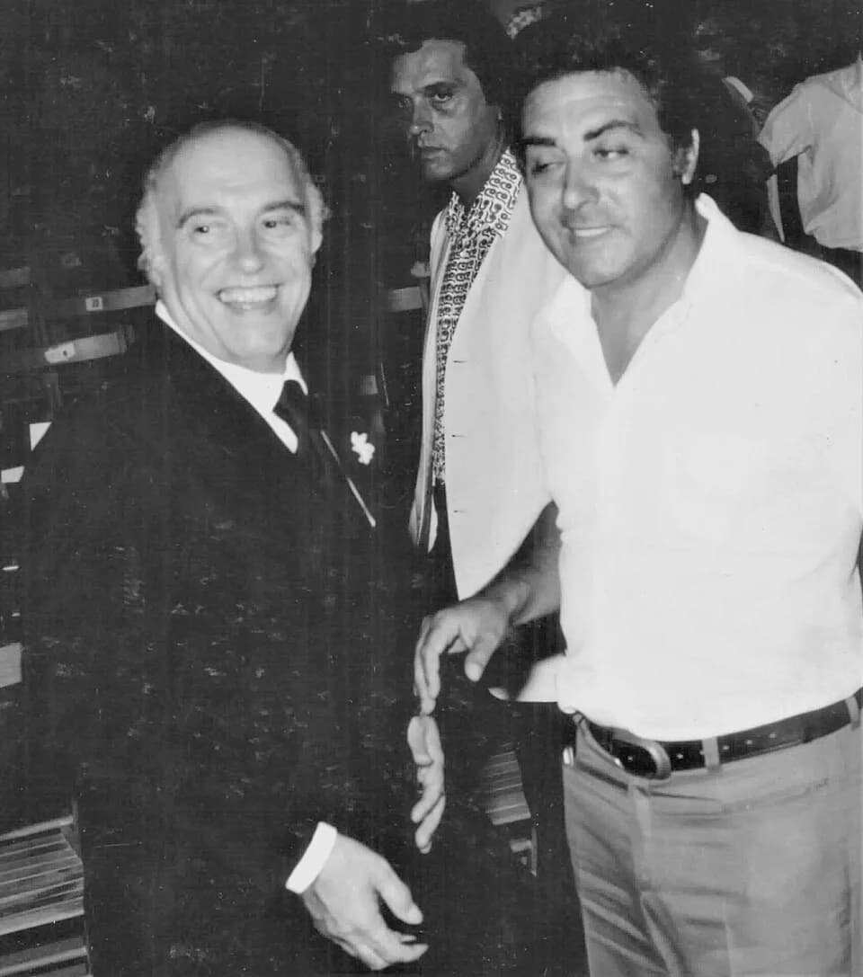 Carlo Ponti - Photograph of the Italian producer Carlo Ponti (to the left) with people at Taormina Film Festival.