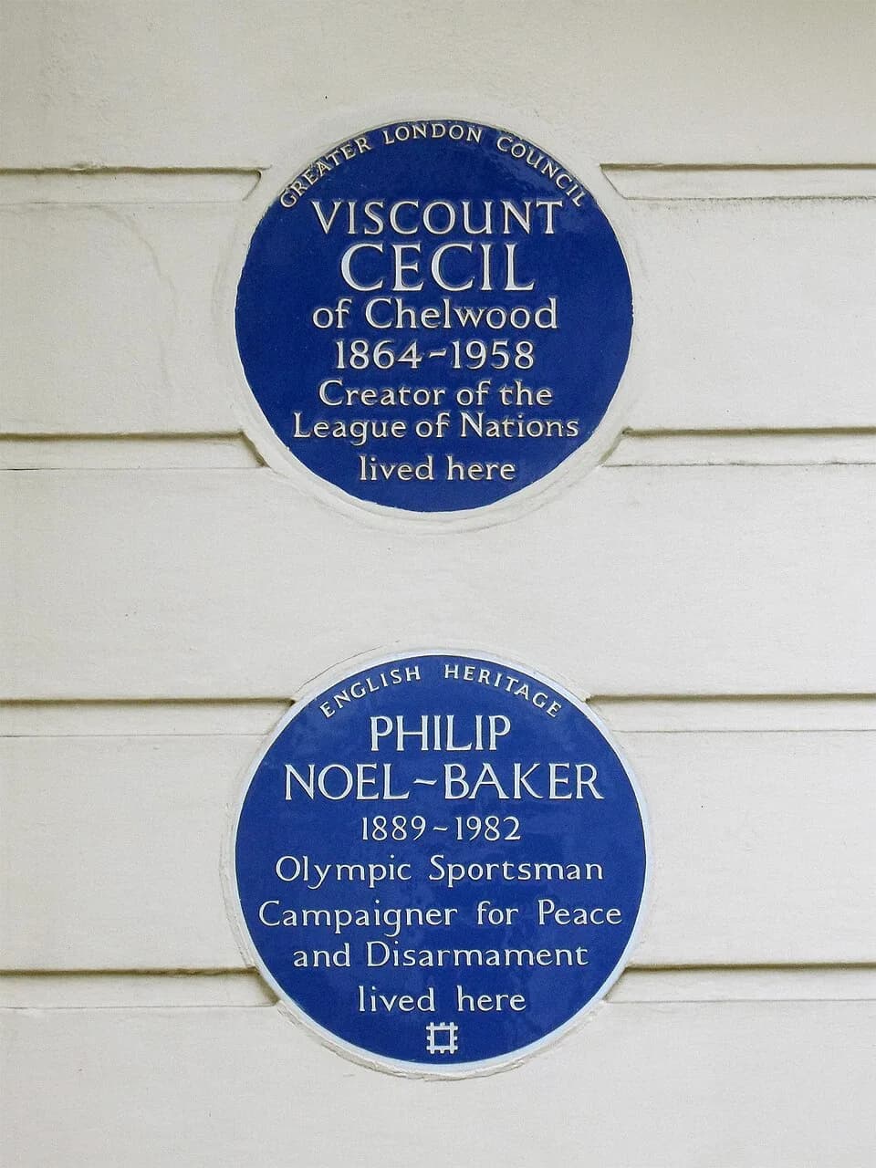 Philip Noel-Baker, Baron Noel-Baker - PHILIP NOEL-BAKER 1889-1982 Olympic Sportsman Campaigner for Peace and Disarmament lived here
VISCOUNT CECIL of Chelwood 1864-1958 Creator of the League of Nation