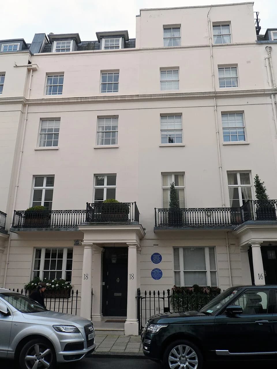 Philip Noel-Baker, Baron Noel-Baker - PHILIP NOEL-BAKER 1889-1982 Olympic Sportsman Campaigner for Peace and Disarmament lived here