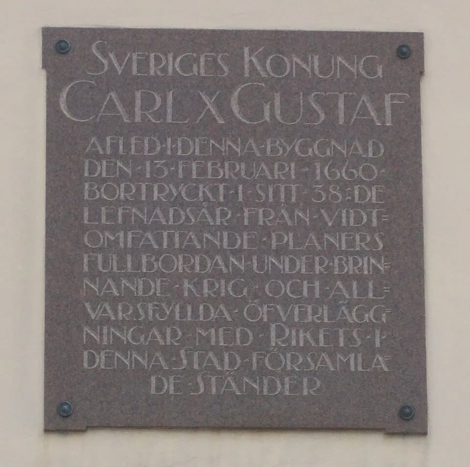 Charles X Gustav of Sweden - Inom vallgraven 53:16 (f.d. Residenset K:1), 
Länsresidenset, Göteborg. Minnesskylt Carl X Gustaf. Skylten är placerad på fasaden mot Stora Badhusgatan.