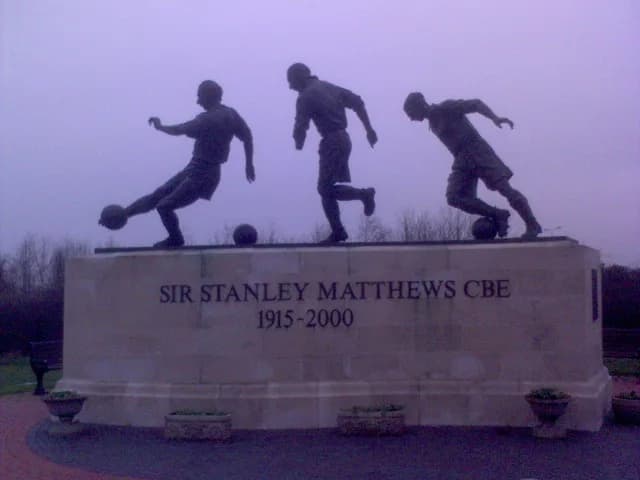 Stanley Matthews - Stanley Matthews monument in Britannia Stadium, Stoke-on-Trent, sculpted by Carl Payne and others (2001)