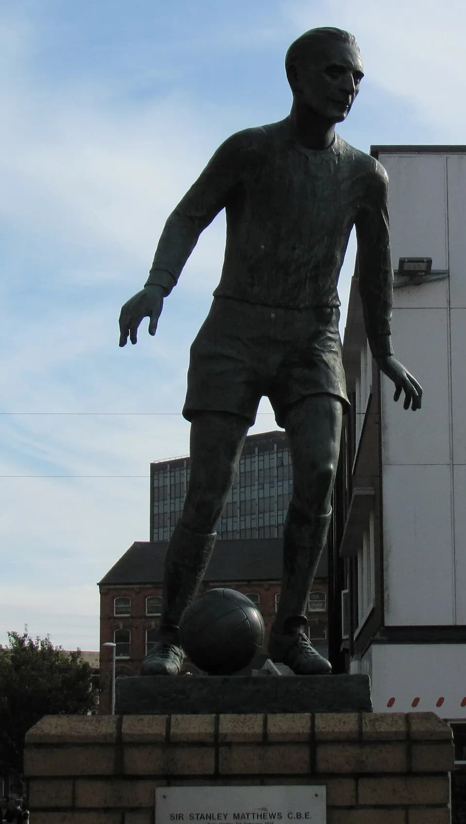 Stanley Matthews - Statue of Stanley Matthews by Colin Melbourne in Hanley town centre.
