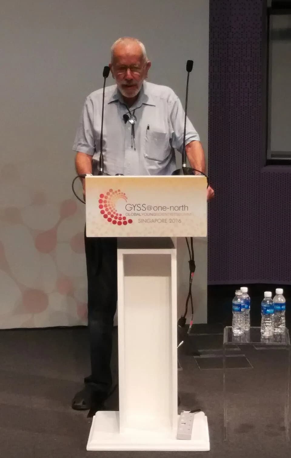 Robin Warren - Prof. John Robin Warren giving a talk "Discovering Helicobacter" at the Global Young Scientists Summit (GYSS@one-north, Singapore, 17-22 January 2016)