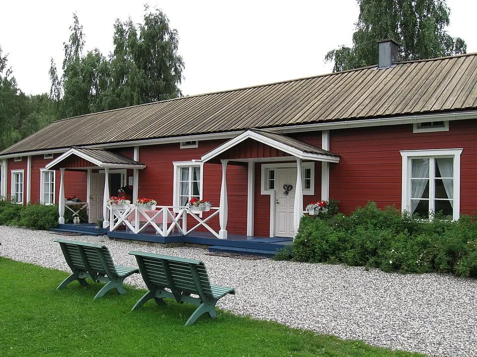 Eino Leino - The reconstructed home "Hövelö" of the Finnish poet Eino Leino in Paltaniemi, Kajaani, Finland.