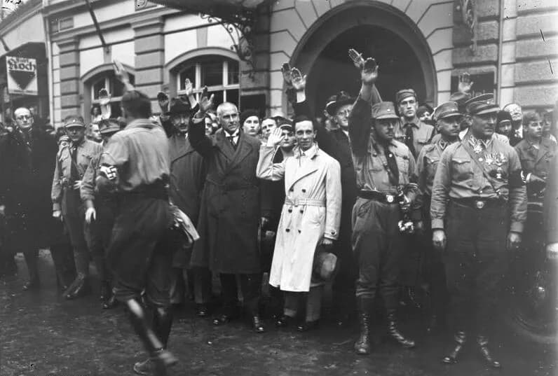 Wilhelm Frick - For documentary purposes the German Federal Archive often retained the original image captions, which may be erroneous, biased, obsolete or politically extreme. Der grosse Aufmarsch de