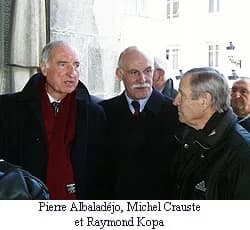 Raymond Kopa - Michel Crauste accueille Raymond Kopa et Pierre Albaladejo lors des obsèques de Jean Prat à Lourdes.