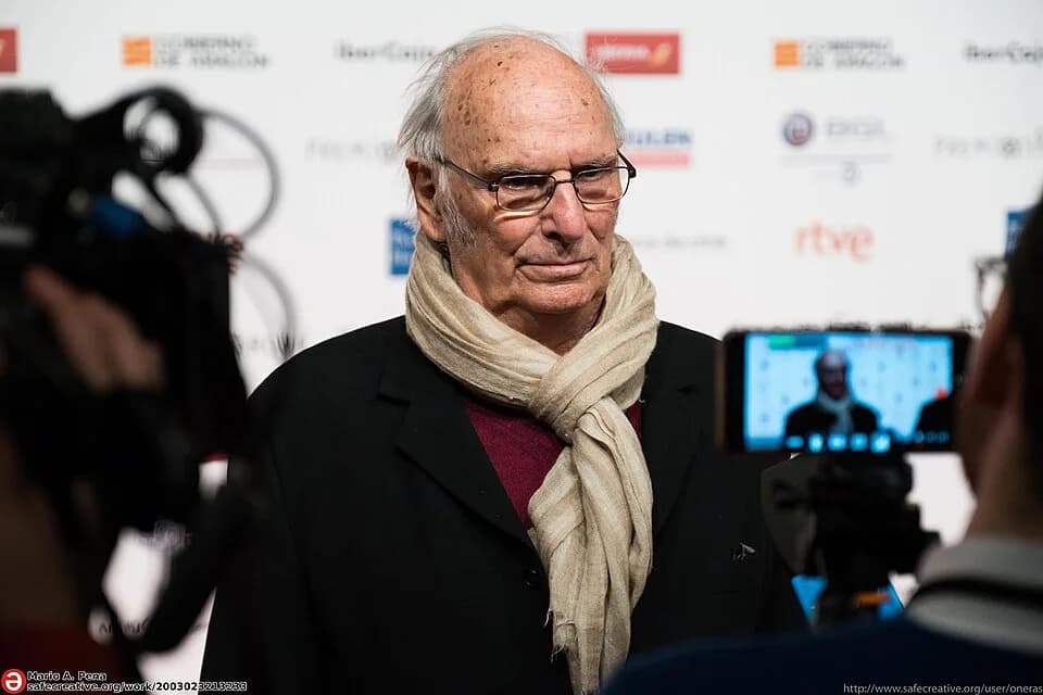 Carlos Saura - This time he wasn't with the Fujifilm X100T...  
Public info URL

www.safecreative.org/work/2003023213233-carlos-saura-port...