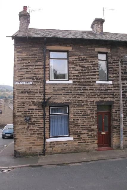Ted Hughes - Birthplace of Ted Hughes, Mytholmroyd. Looking S at 1 Aspinall Street, the birthplace of Ted Hughes, poet Laureate.