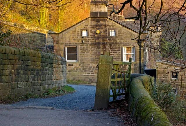 Ted Hughes - Lumb Bank - The Ted Hughes Arvon Centre Lumb Bank is an 18th century mill owners house was once the home of poet Ted Hughes. Today it is owned by the Arvon Foundation who run residential 