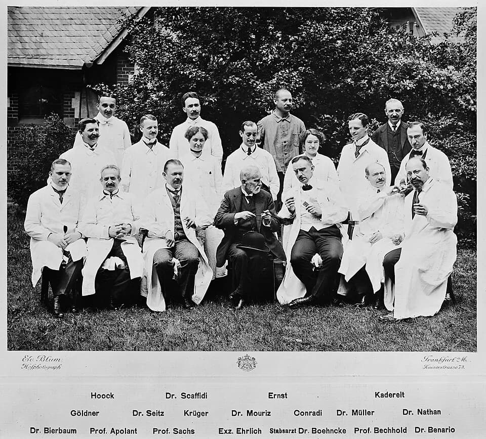 Paul Hermann Müller - Paul Ehrlich (1854-1915) and his co-workers.Left to right, top row: Hoock, Dr. Scaffidi, Ernst, Kadereit;middle row: Göldner, Dr. Seitz, Krüger, Dr. Mouriz, Conradi, Dr. Müller, 