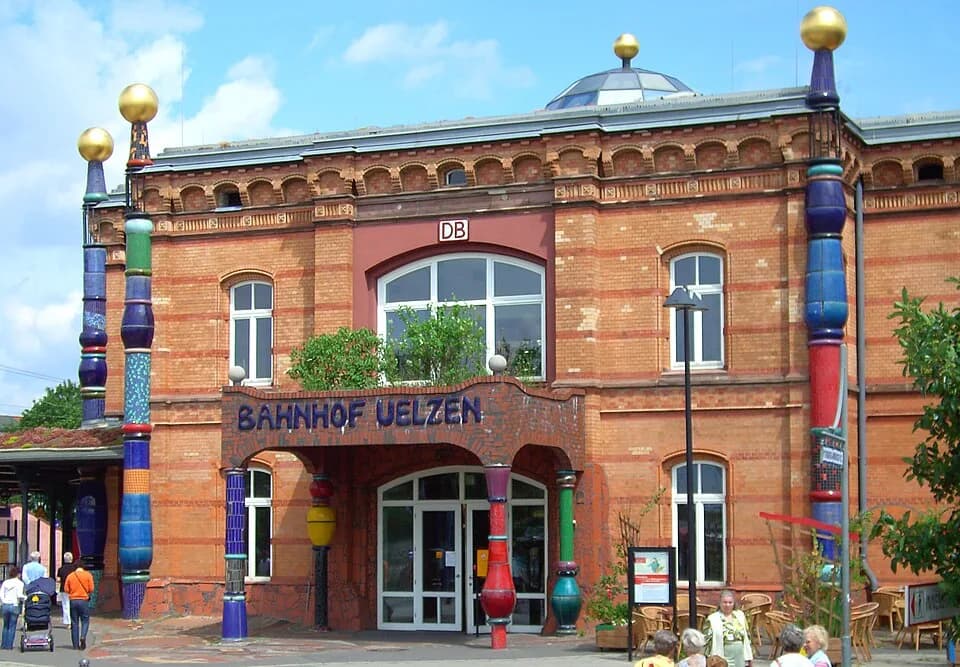 Friedensreich Hundertwasser - Hundertwasserbahnhof Uelzen.