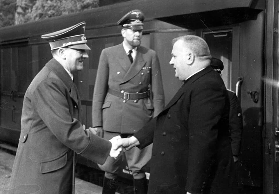 Jozef Tiso - Od lewej: Adolf Hitler, Alexander von Dörnberg, Jozef Tiso.