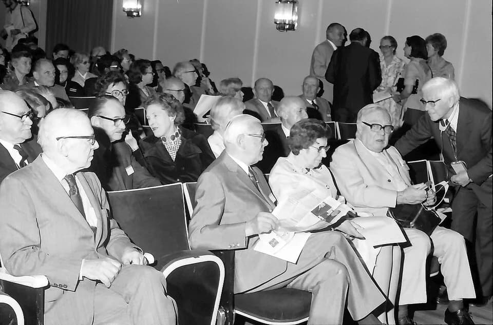 Ronald George Wreyford Norrish - 24. Tagung 1974 Chemiker; Studentenabend mit den Nobelpreisträgern: Ronald G. Norrish, Robert S. Mulliken, Edwin M. Mc Millan, Frau Mc Millan, Adolf Butenandt, Frau Bu