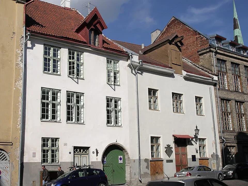 Paul Keres - Tallinn, elamu Vene 27 hooviansambliga, 14.-20.saj