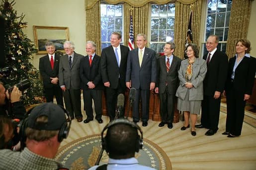 Oliver Smithies - President George W. Bush meets with the American 2007 Nobel Award recipients in the Oval Office Monday, Nov. 26, 2007. They are, from left: Harlan Watson, Oliver Smithies, Mario Cape