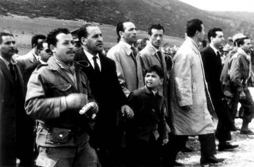 Ferhat Abbas - Une photo rare des chefs F.L.N./A.L.N. en 1962 (Ferhat Abbas, Mohamed Boudiaf, Rabah Bitat, Ahmed Ben Bella et Houcine Aït Ahmed) aux frontières Algero-Marocaine, une photo prise par Kh