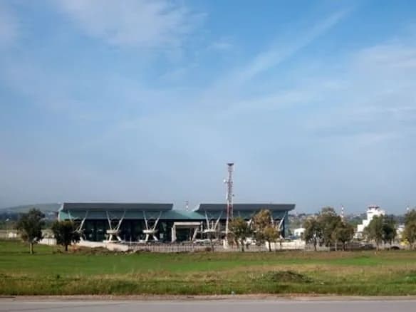 Ferhat Abbas - Taher Ferhat Abbas Airport, The Arrival