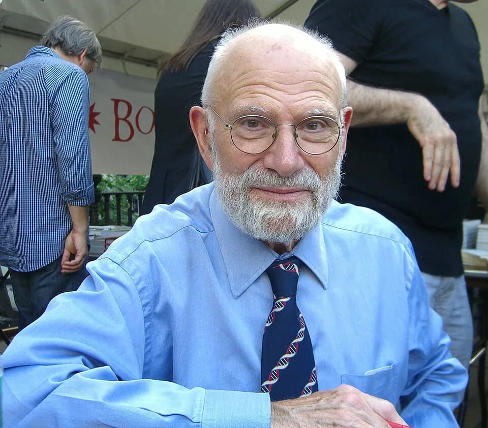 Oliver Sacks - Neurologist and writer Oliver Sacks at the 2009 Brooklyn Book Festival, wearing a light-blue shirt and a dark-blue necktie that features a double helix pattern.
