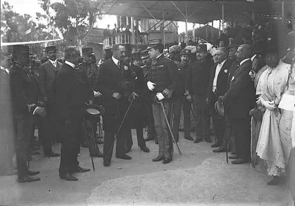 Manuel II of Portugal - Dames et Roi Manuel (4).jpg