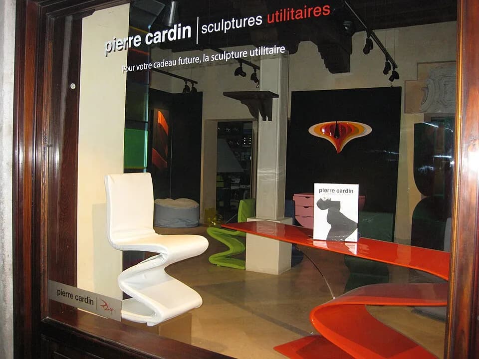 Pierre Cardin - Showroom Sculptures Utilitaires Venice.