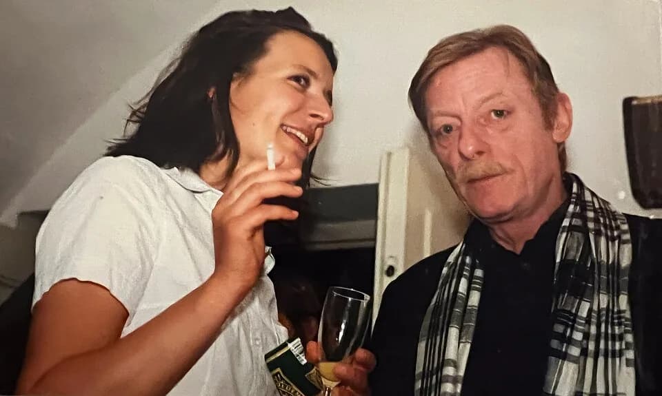 Otto Sander - Maren Courage mit Otto Sander bei der Premierenfeier zu den Salzburger Festspielen, Abend der Premiere der Aufführung „Jedermann“ am So. 23. Juli 2000, darin spielte Otto Sander den Tod,