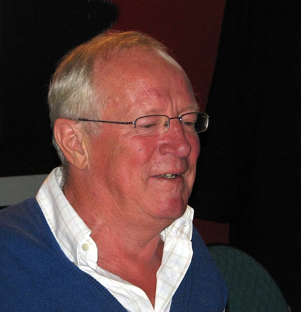 Robert Fisk - Robert Fisk at a book signing at a writers festival in Christchurch, New Zealand.