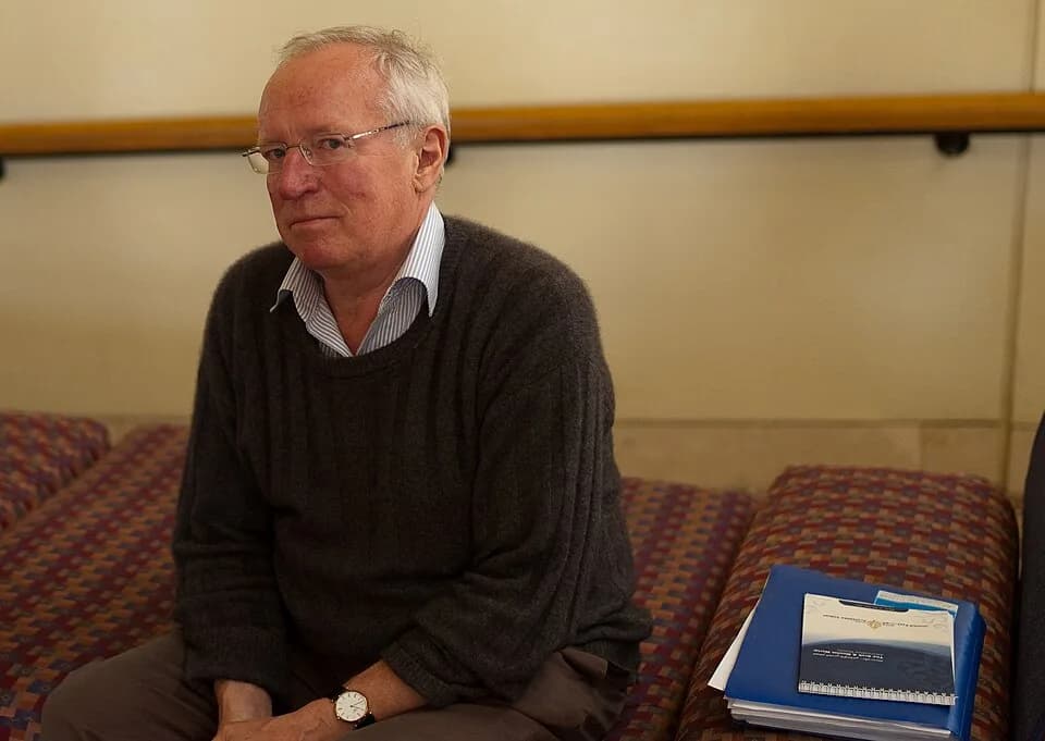 Robert Fisk - Robert Fisk at Al Jazeera Forum 2010