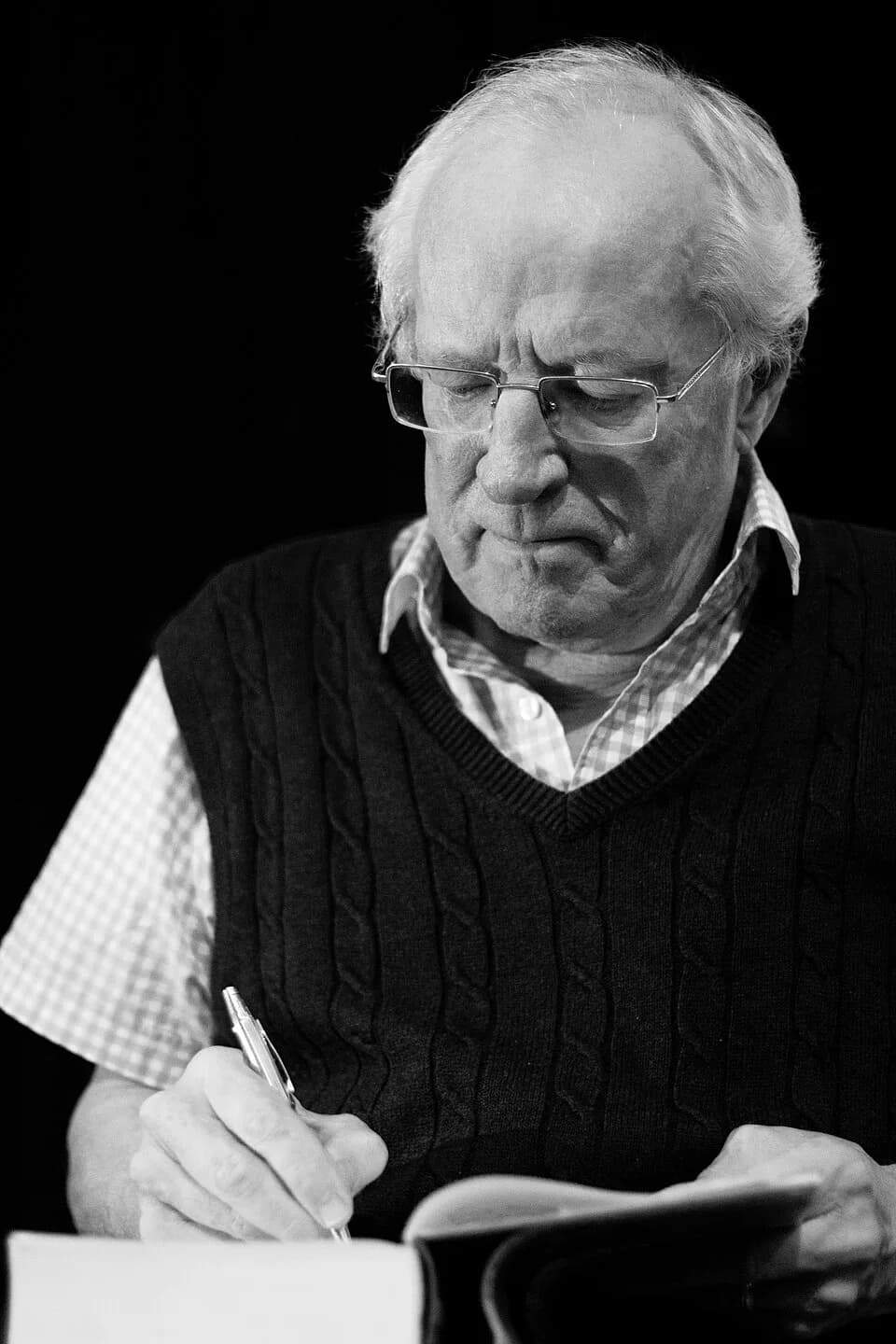 Robert Fisk - Journalist Robert Fisk book signing at De Roma, Antwerp.