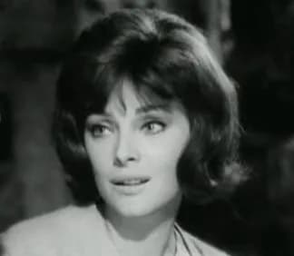 Virna Lisi - Screenshot del film Signore &amp; Signori (1966) di Pietro Germi.
