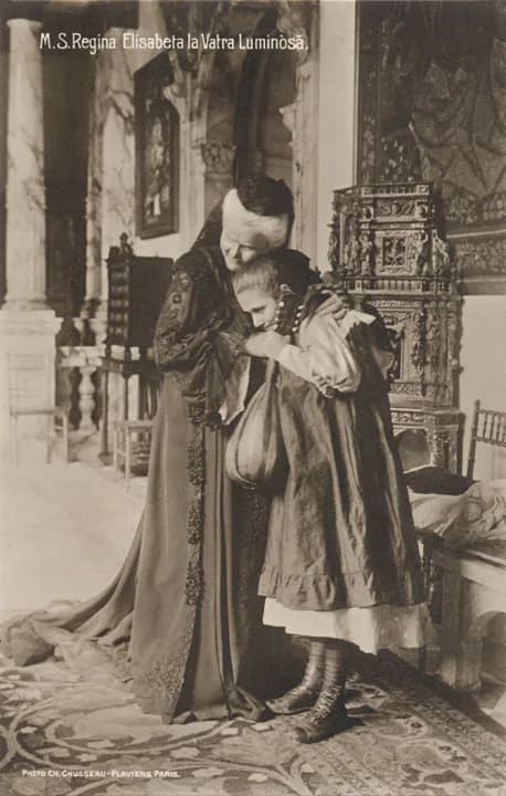Elisabeth of Wied - Queen Elisabeth of Romania la Vatra Luminoasă Postcard - Photo Ch. Chusseau-Flaviens, Paris
