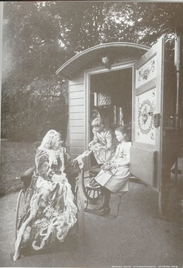 Elisabeth of Wied - Queen Elisabeth of Romania - Photo by Herman Koch (1893)